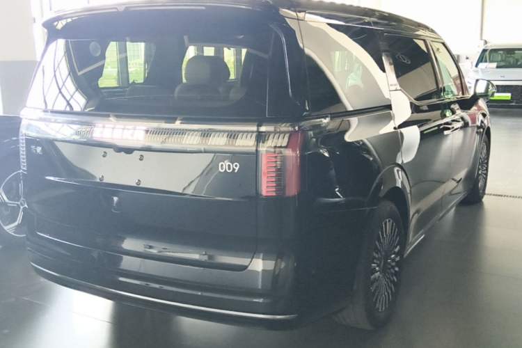 Used Zeekr 009 2024 7-Seater Walk-Through Version Four-Wheel Drive 108 kWh Rear Right 45 Deg