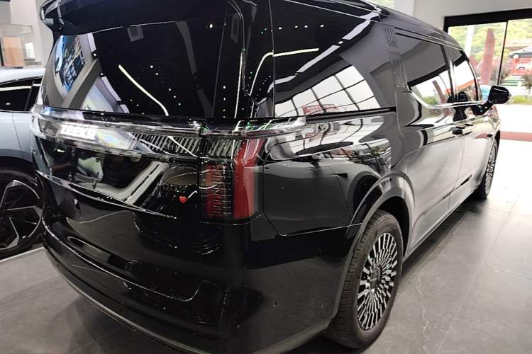 Used Zeekr 009 2024 Six-Seat Executive Version 4WD 108 kWh Rear Right 45 Deg