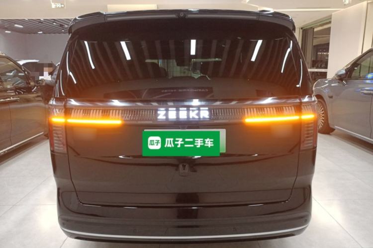 Used Zeekr 009 2024 7-Seater Walk-Through Version Four-Wheel Drive 108 kWh Rear