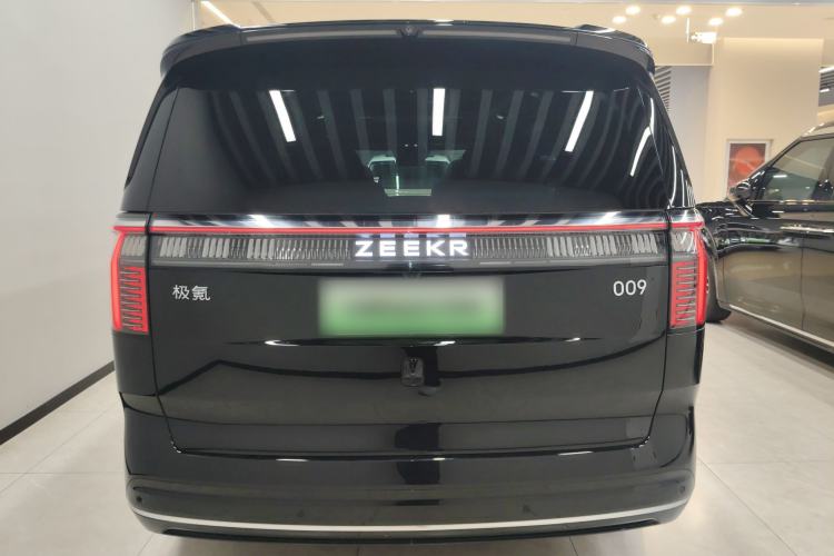 Used Zeekr 009 2024 7-Seater Walk-Through Version Four-Wheel Drive 108 kWh Rear