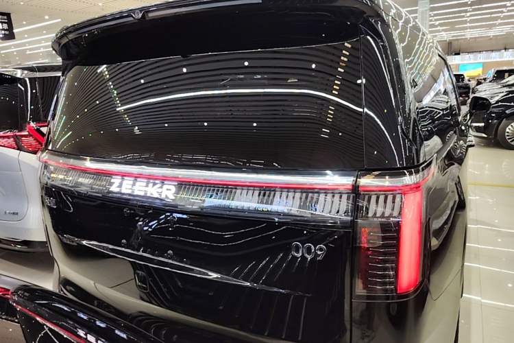 Used Zeekr 009 2024 7-Seater Aisle Version 108 kWh Rear