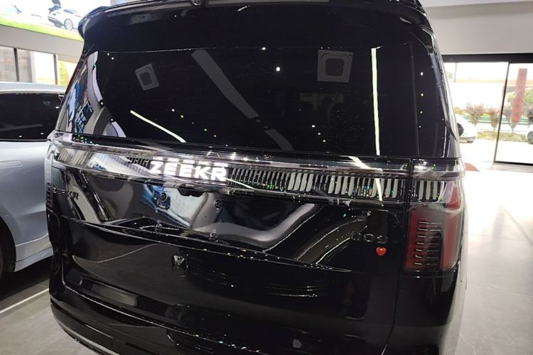 Used Zeekr 009 2024 Six-Seat Executive Version 4WD 108 kWh Rear