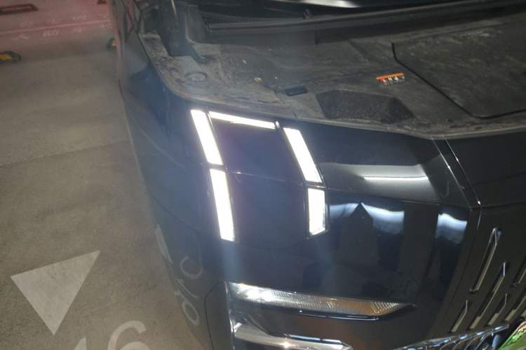 Used Zeekr 009 2024 7-Seater Aisle Version 140 kWh Right Front Headlight