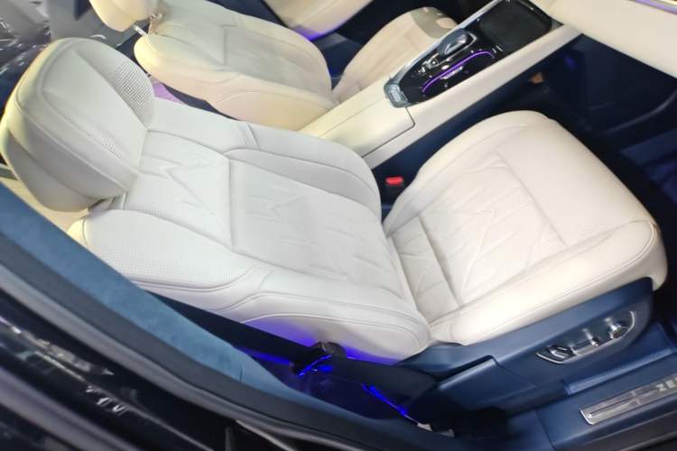Used Zeekr 009 2024 7-Seater Walk-Through Version Four-Wheel Drive 108 kWh Right Front Seat