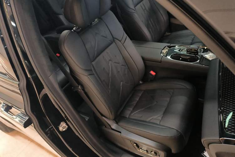 Used Zeekr 009 2024 7-Seater Aisle Version 108 kWh Right Front Seat