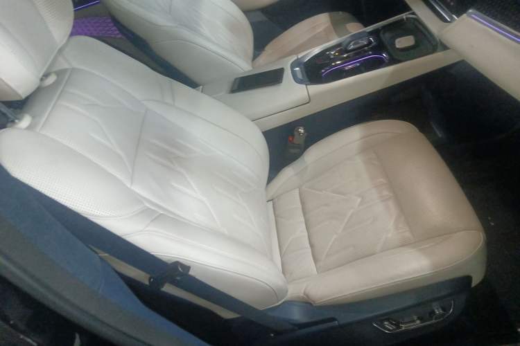Used Zeekr 009 2024 7-Seater Walk-Through Version Four-Wheel Drive 108 kWh Right Front Seat
