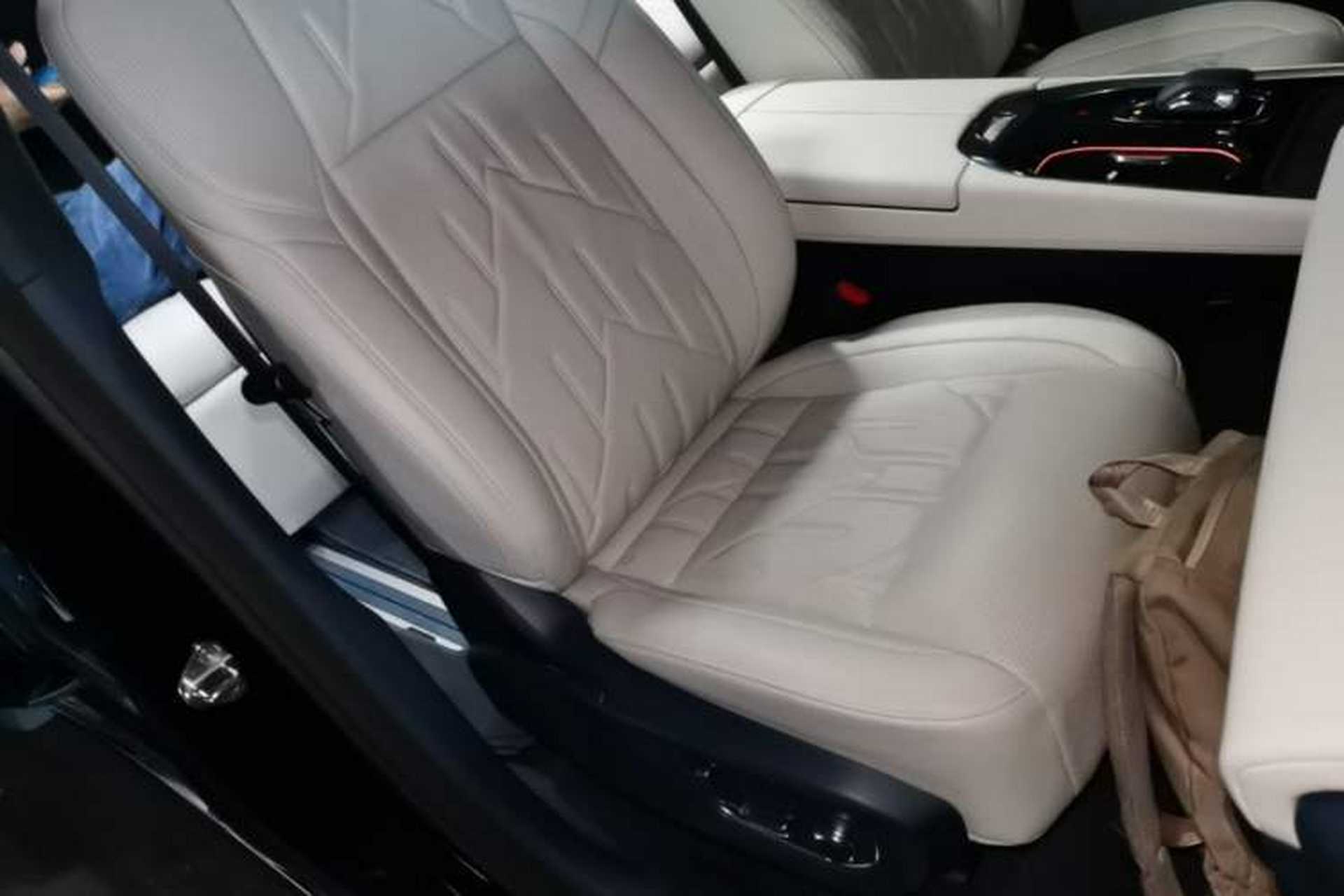 Used Zeekr 009 2024 Six-Seat Executive Version 4WD 108 kWh Right Front Seat