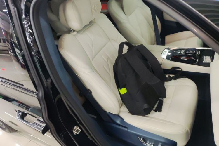 Used Zeekr 009 2024 7-Seater Aisle Version 108 kWh Right Front Seat