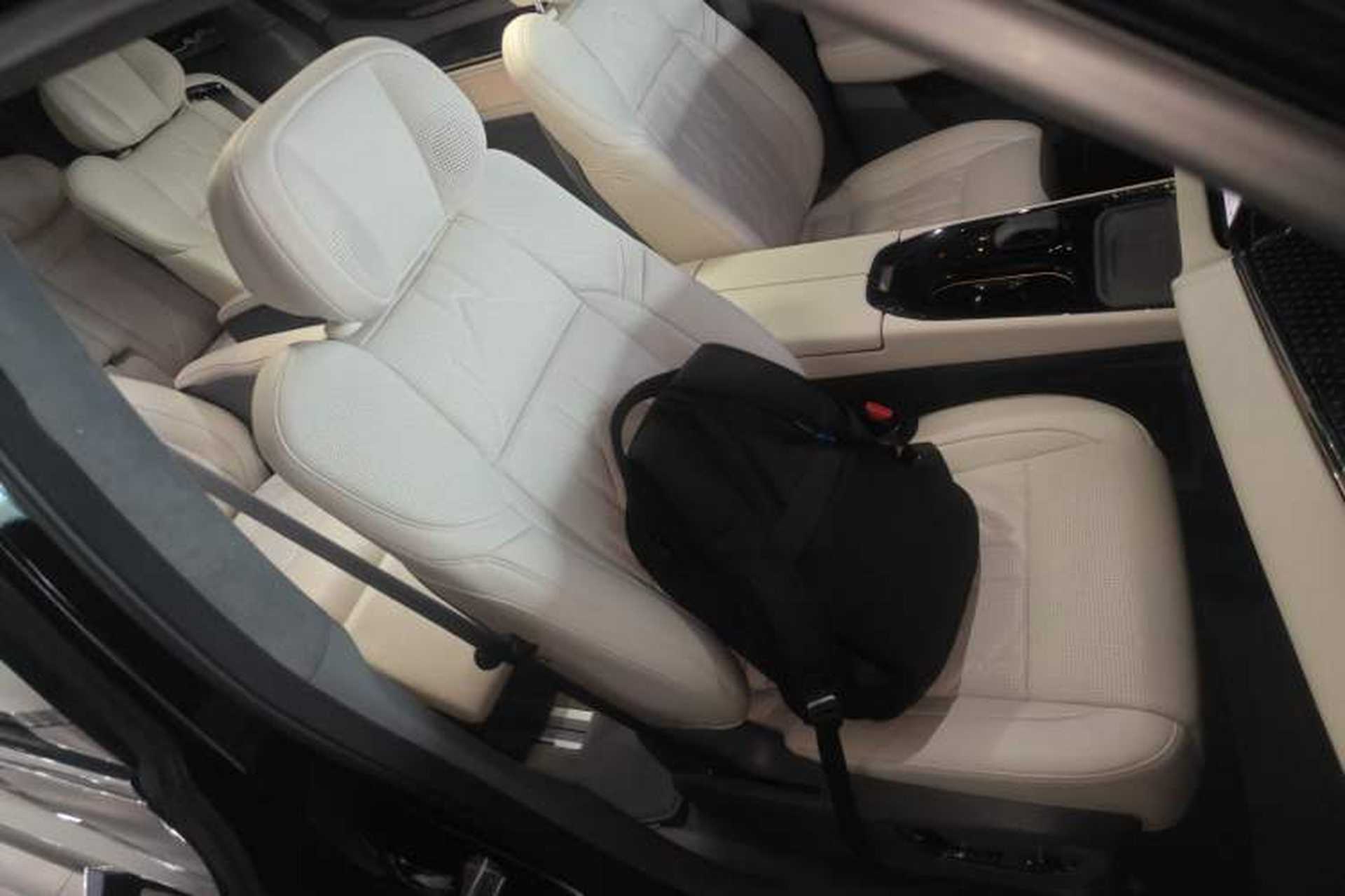 Used Zeekr 009 2024 7-Seater Walk-Through Version Four-Wheel Drive 108 kWh Right Front Seat