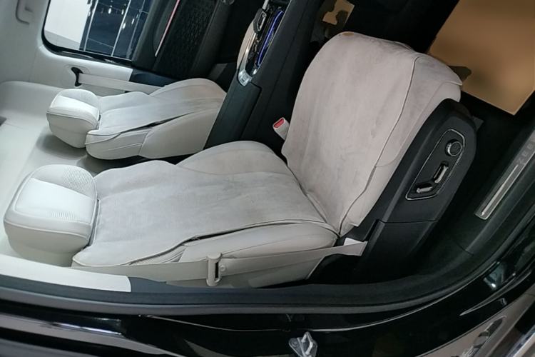 Used Zeekr 009 2024 GAC Trumpchi Right Front Seat