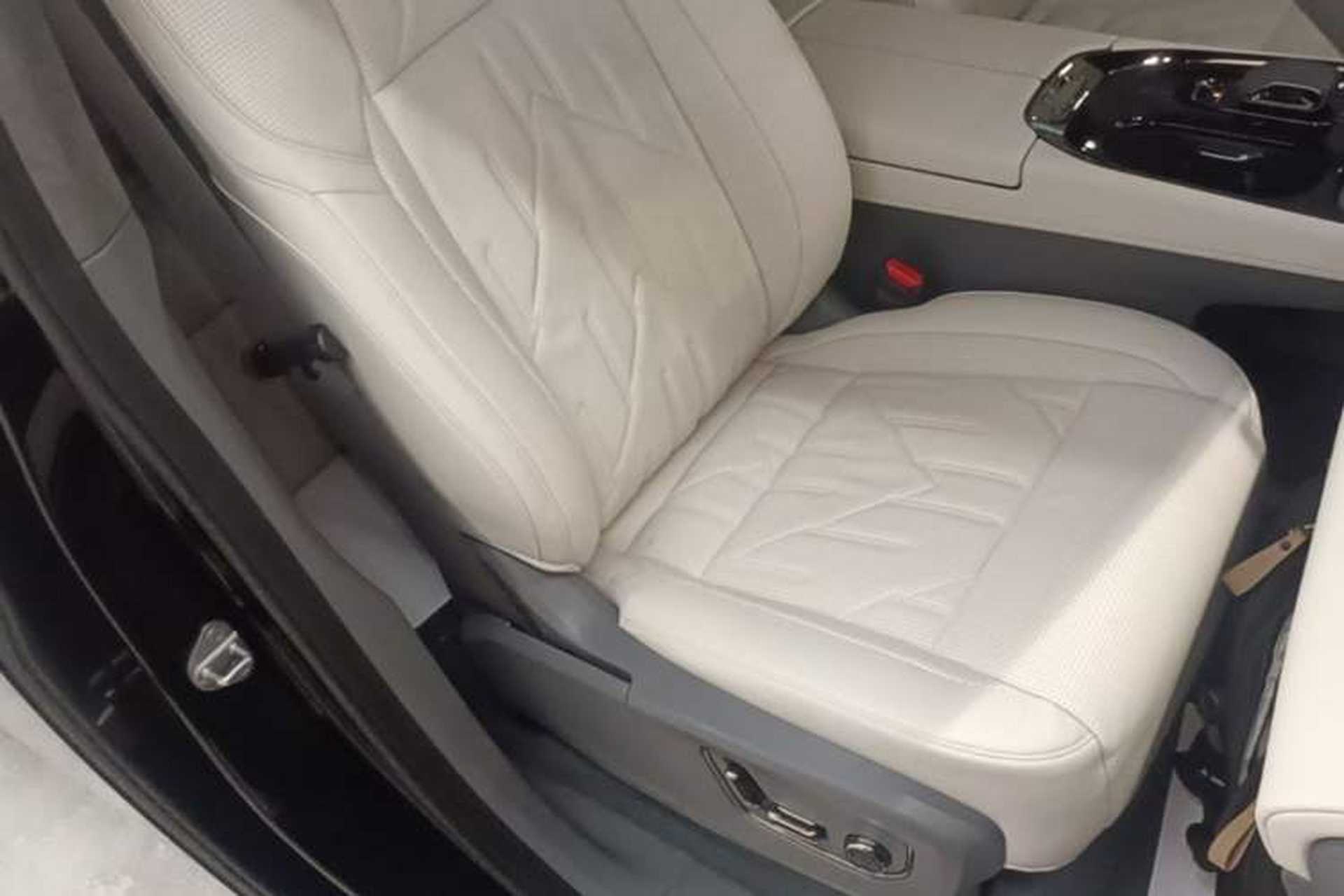 Used Zeekr 009 2024 Six-Seat Executive Version 4WD 108 kWh Right Front Seat