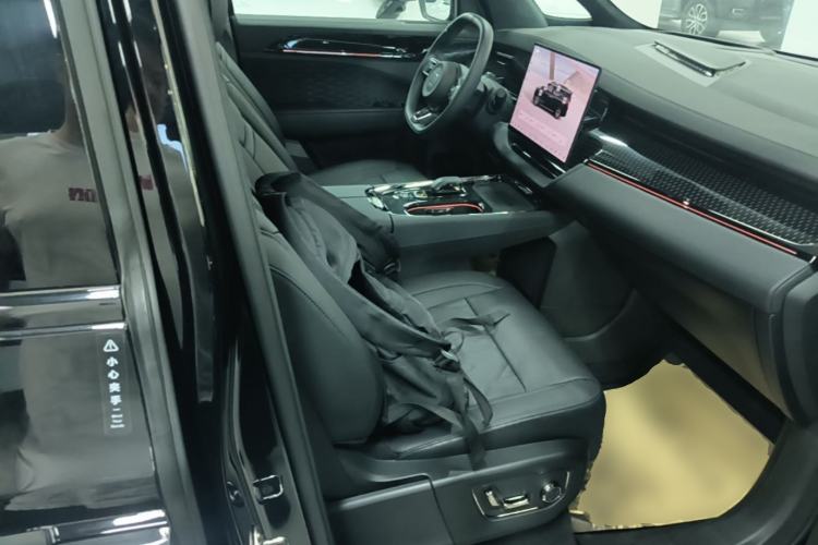 Used Zeekr 009 2024 7-Seater Walk-Through Version Four-Wheel Drive 108 kWh Right Front Seat
