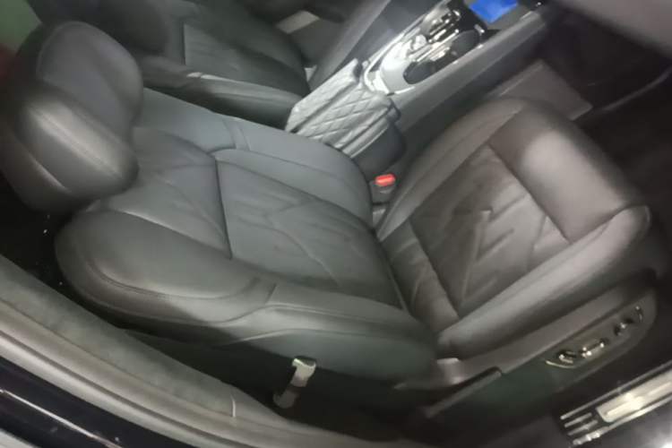 Used Zeekr 009 2024 Six-Seat Executive Version 4WD 108 kWh Right Front Seat