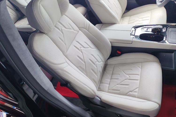 Used Zeekr 009 2024 7-Seater Walk-Through Version Four-Wheel Drive 108 kWh Right Front Seat