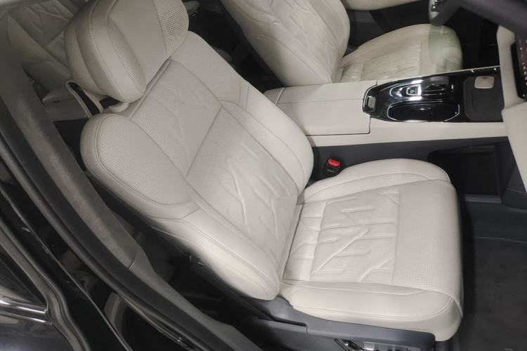 Used Zeekr 009 2024 Six-Seat Executive Version 4WD 108 kWh Right Front Seat