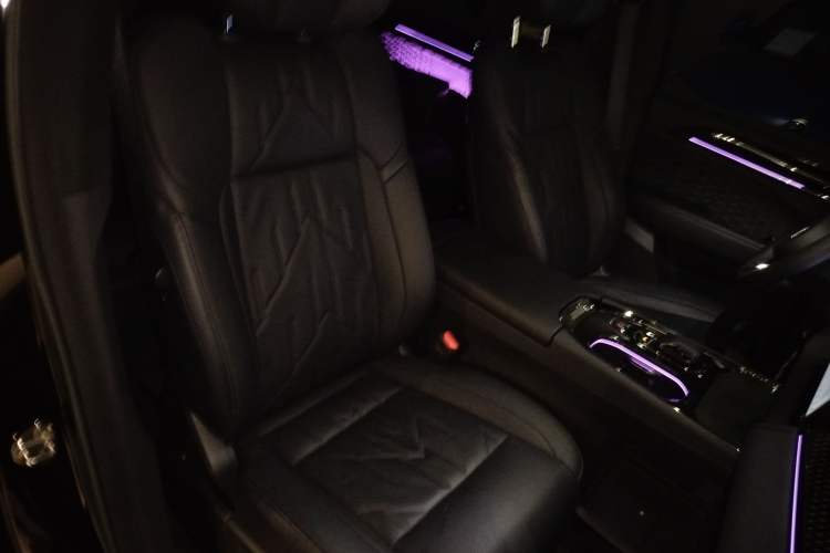 Used Zeekr 009 2024 7-Seater Aisle Version 108 kWh Right Front Seat