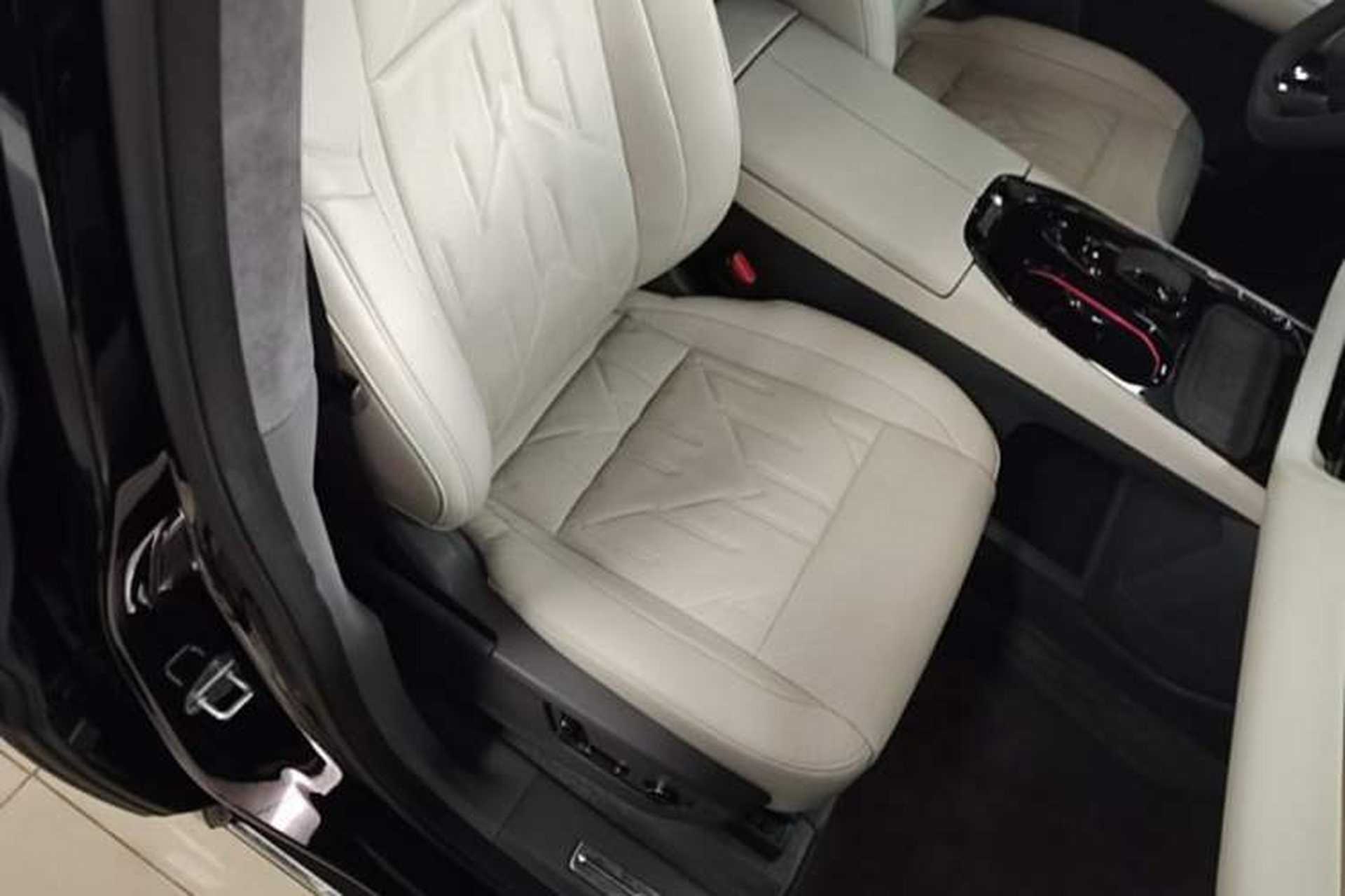 Used Zeekr 009 2024 Six-Seat Executive Version 4WD 108 kWh Right Front Seat