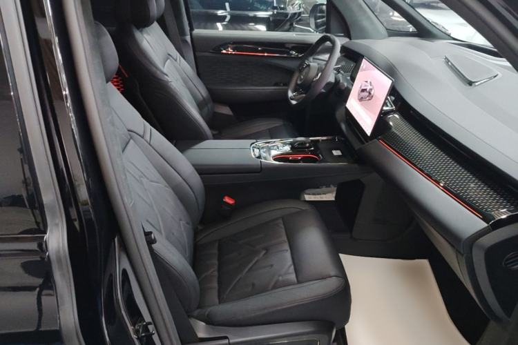 Used Zeekr 009 2024 7-Seater Walk-Through Version Four-Wheel Drive 108 kWh Right Front Seat