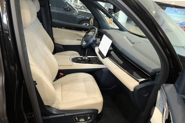 Used Zeekr 009 2024 Six-Seat Executive Version 4WD 108 kWh Right Front Seat