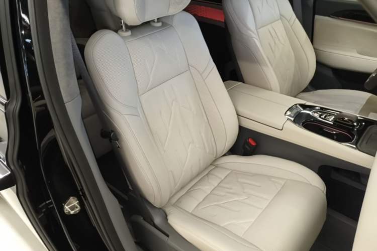 Used Zeekr 009 2024 7-Seater Walk-Through Version Four-Wheel Drive 108 kWh Right Front Seat