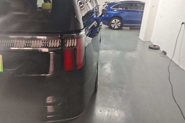 Used Zeekr 009 2024 Six-Seat Executive Version 4WD 108 kWh Right Rear Taillight