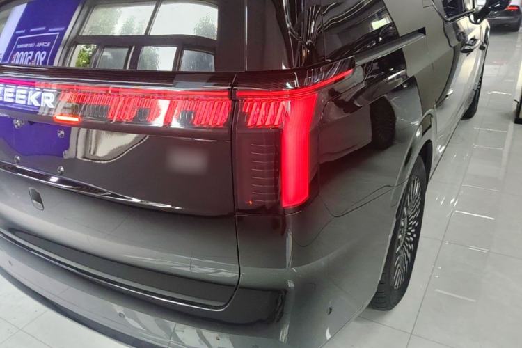 Used Zeekr 009 2024 Six-Seat Executive Version 4WD 140 kWh Right Rear Taillight