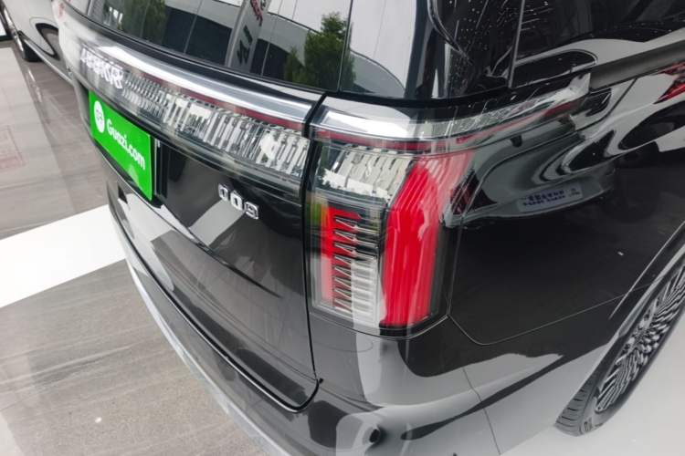 Used Zeekr 009 2024 7-Seater Walk-Through Version Four-Wheel Drive 108 kWh Right Rear Taillight