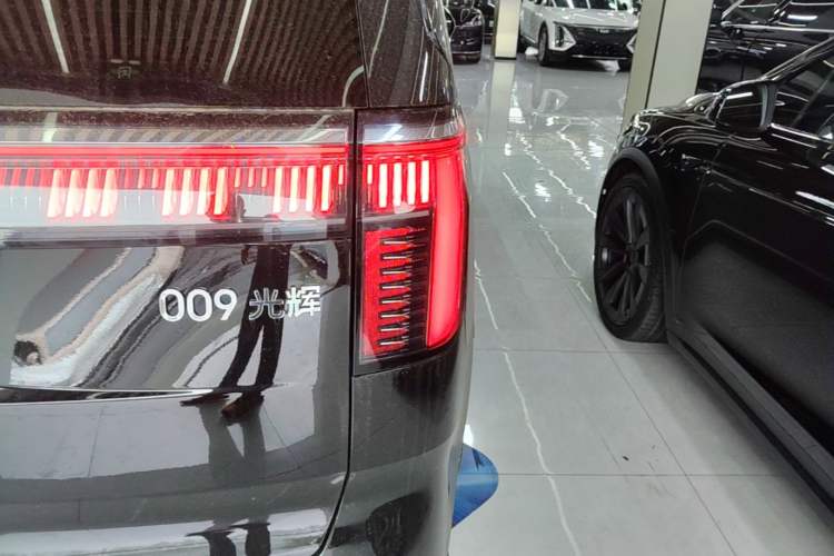Used Zeekr 009 2024 GAC Trumpchi Right Rear Taillight