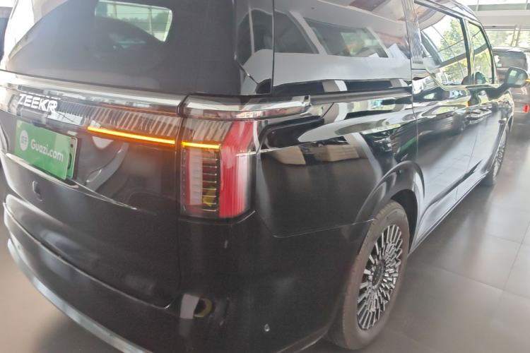 Used Zeekr 009 2024 Six-Seat Executive Version 4WD 108 kWh Right Rear Taillight