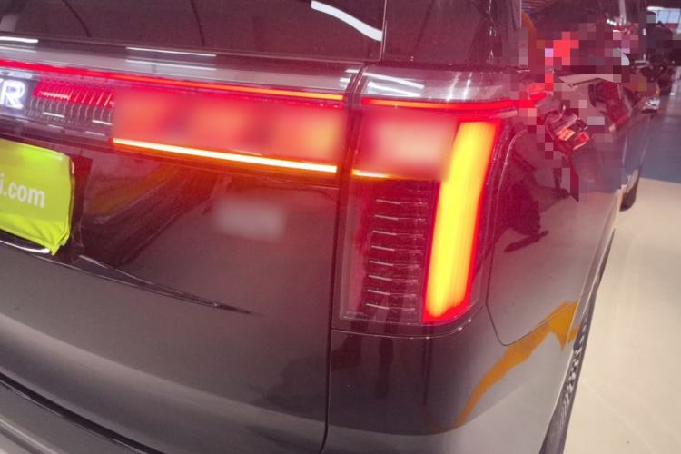 Used Zeekr 009 2024 7-Seater Walk-Through Version Four-Wheel Drive 108 kWh Right Rear Taillight