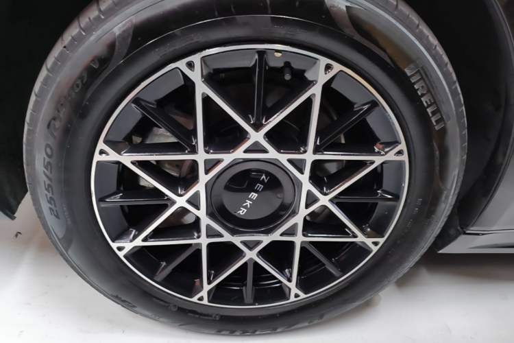 Used Zeekr 009 2024 Six-Seat Executive Version 4WD 108 kWh Right Rear Wheel Hub