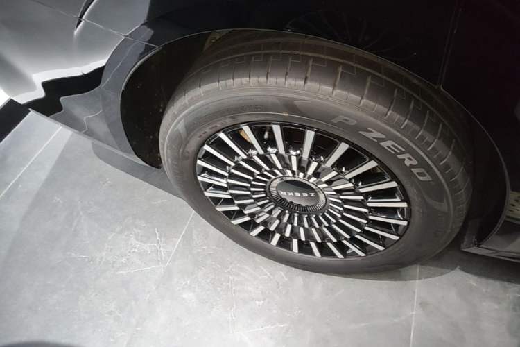 Used Zeekr 009 2024 Six-Seat Executive Version 4WD 108 kWh Right Rear Wheel Hub