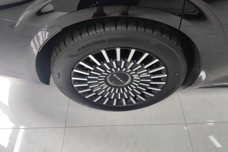 Used Zeekr 009 2024 Six-Seat Executive Version 4WD 140 kWh Right Rear Wheel Hub