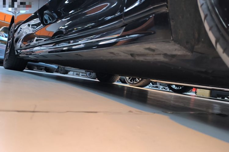 Used Zeekr 009 2024 Six-Seat Executive Version 4WD 108 kWh Right Side Sill