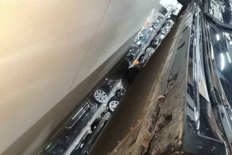 Used Zeekr 009 2024 7-Seater Aisle Version 108 kWh Right Side Sill