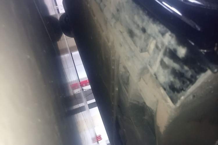 Used Zeekr 009 2024 Six-Seat Executive Version 4WD 108 kWh Right Side Sill
