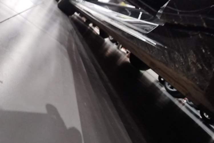 Used Zeekr 009 2024 7-Seater Aisle Version 108 kWh Right Side Sill