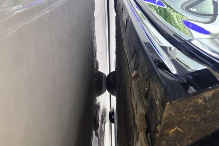 Used Zeekr 009 2024 Six-Seat Executive Version 4WD 108 kWh Right Side Sill
