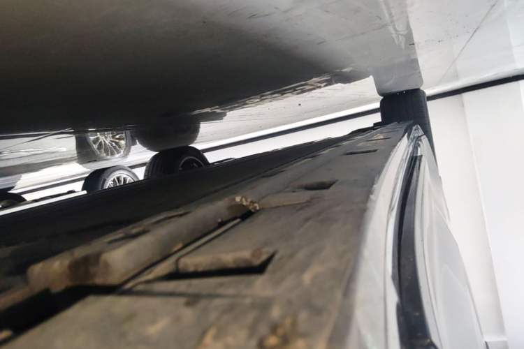 Used Zeekr 009 2024 Six-Seat Executive Version 4WD 140 kWh Right Side Sill