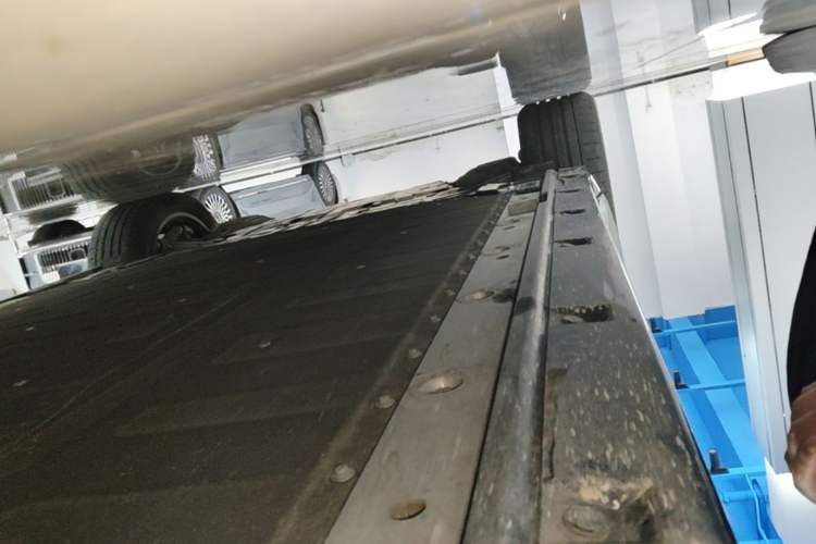 Used Zeekr 009 2024 7-Seater Aisle Version 108 kWh Right Side Sill