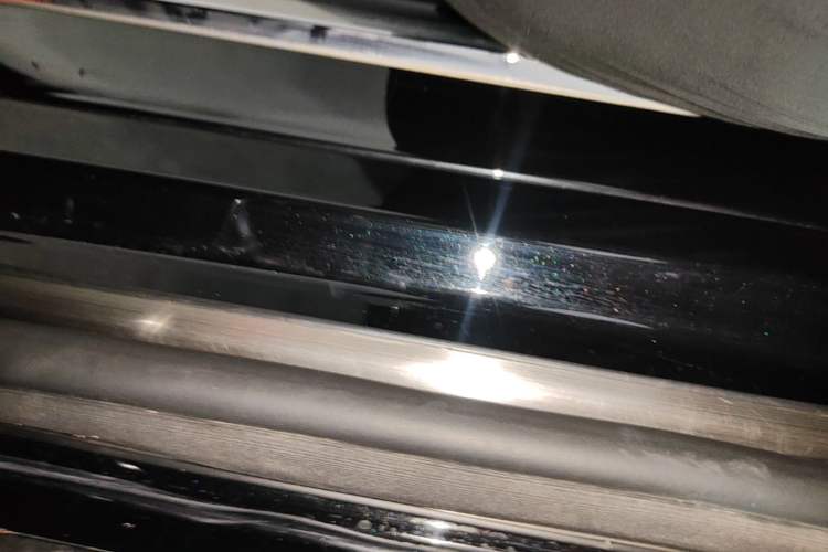 Used Zeekr 009 2024 7-Seater Walk-Through Version Four-Wheel Drive 108 kWh Right Side Sill