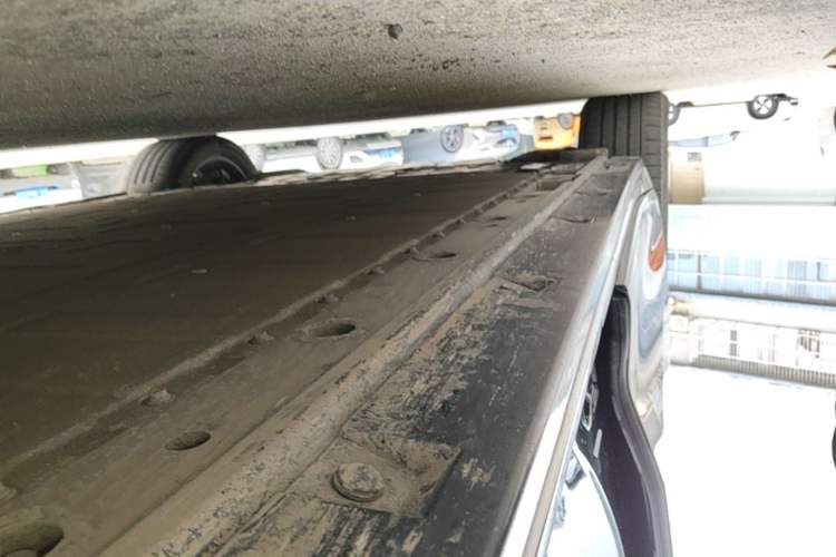 Used Zeekr 009 2024 7-Seater Aisle Version 108 kWh Right Side Sill