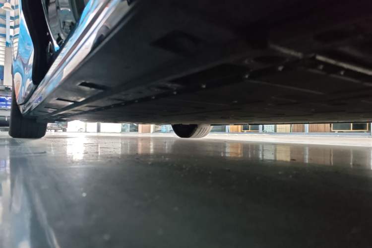 Used Zeekr 009 2024 Six-Seat Executive Version 4WD 108 kWh Right Side Sill