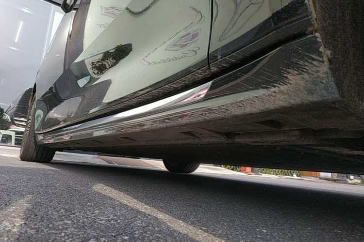 Used Zeekr 009 2024 Six-Seat Executive Version 4WD 108 kWh Right Side Sill