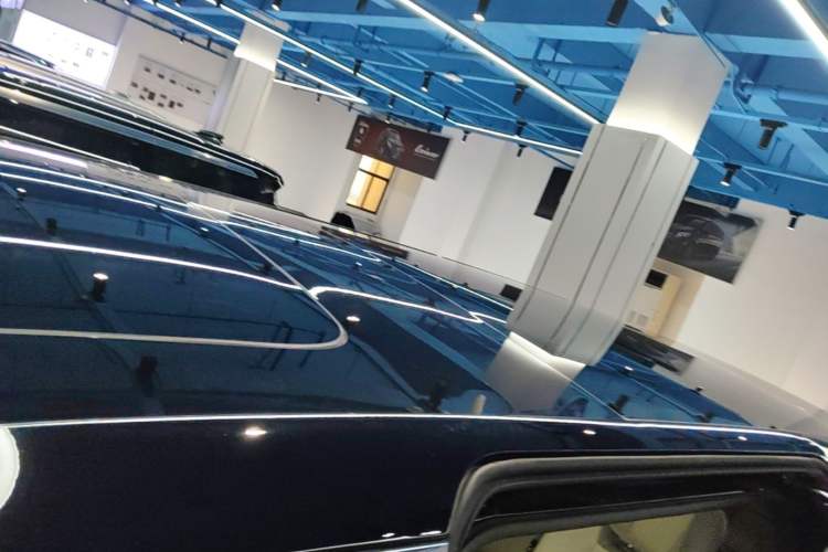Used Zeekr 009 2024 7-Seater Aisle Version 108 kWh Roof