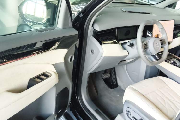 Used Zeekr 009 2024 7-Seater Walk-Through Version Four-Wheel Drive 108 kWh Roof