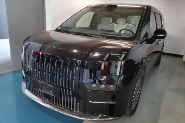 Used Zeekr 009 2024 7-Seater Walk-Through Version Four-Wheel Drive 108 kWh