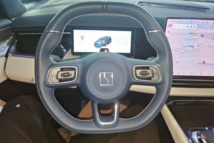 Used Zeekr 009 2024 7-Seater Walk-Through Version Four-Wheel Drive 108 kWh Steering Wheel