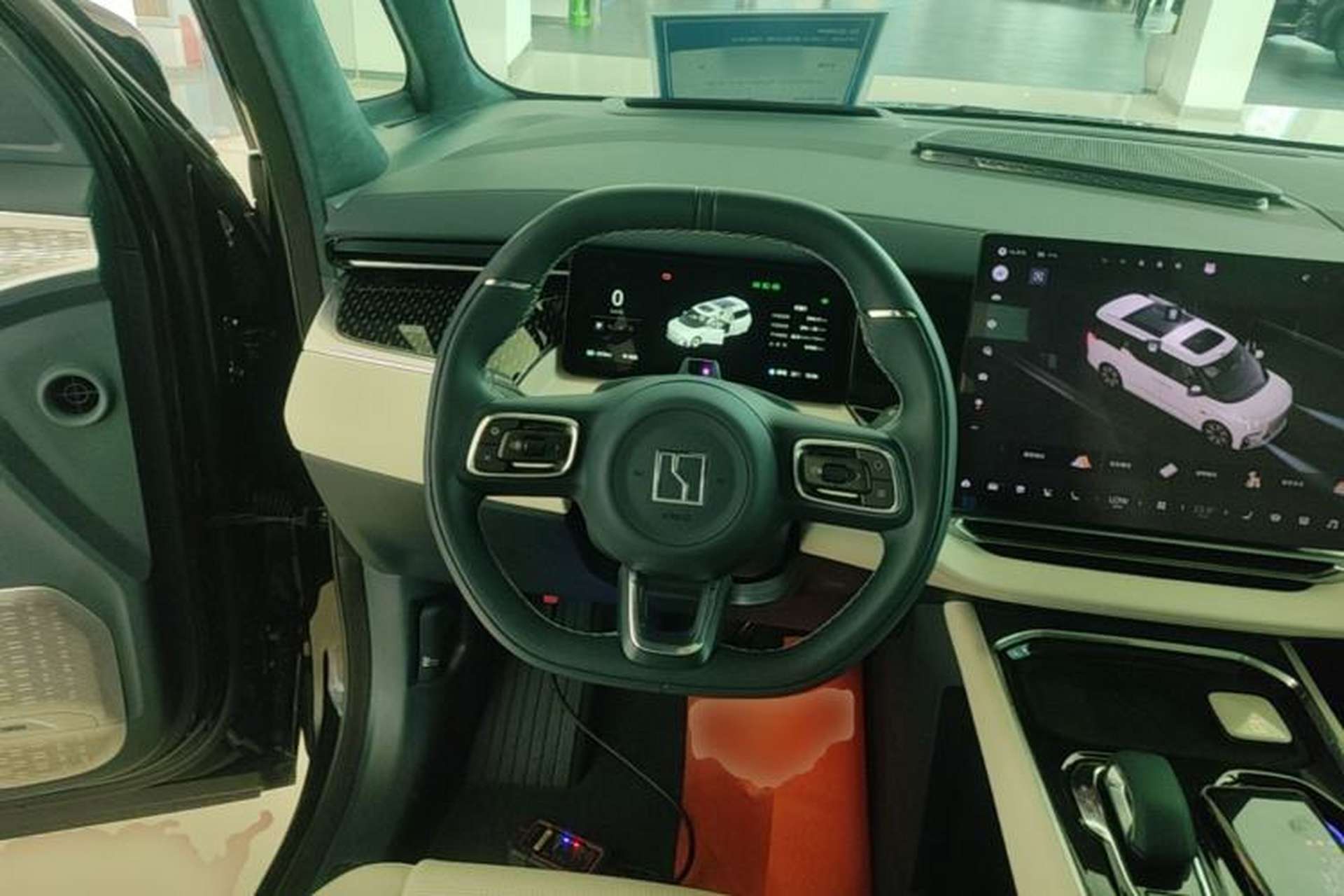 Used Zeekr 009 2024 7-Seater Walk-Through Version Four-Wheel Drive 108 kWh Steering Wheel