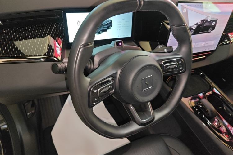 Used Zeekr 009 2024 Six-Seat Executive Version 4WD 108 kWh Steering Wheel
